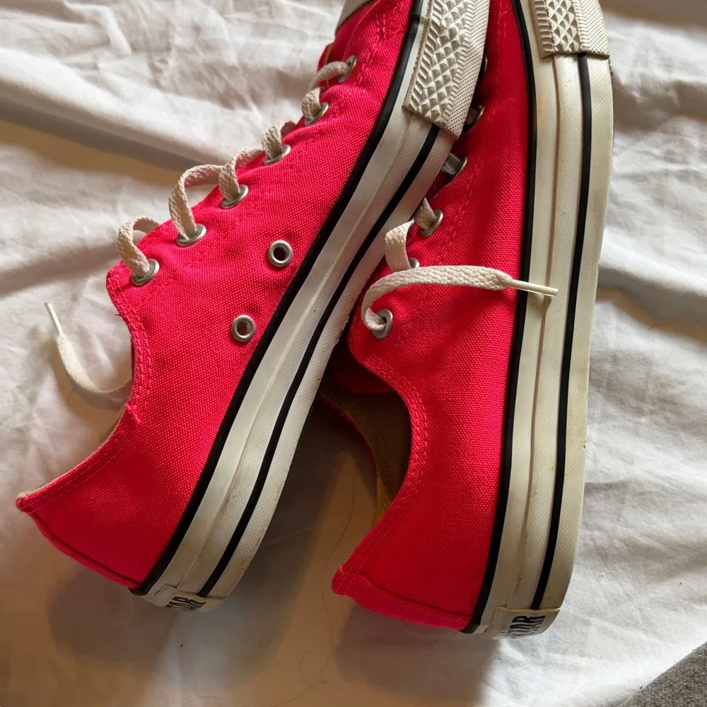 Converse Low Top Sneakers - Hot Pink Men’s8/Women’s 10 - Picture 8 of 13